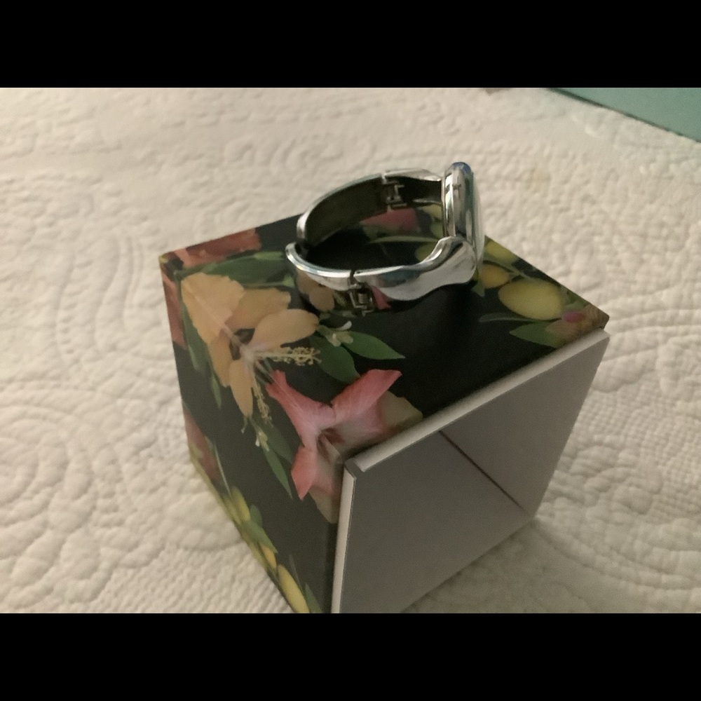 Watch - Picture 2 of 3